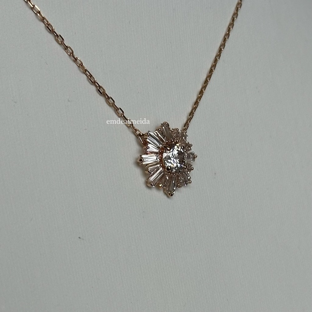 Swarovski Crystal Rose Gold Sunshine Idyllia Flower Pendant Necklace 5451376 - Picture 7 of 12